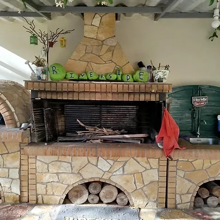 Riverside αpartments Апартаменты Василики