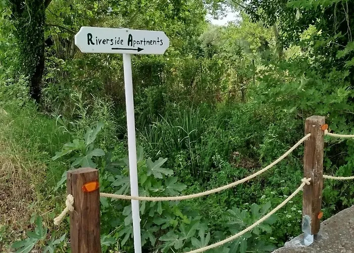 Riverside αpartments 아파트 바실리키