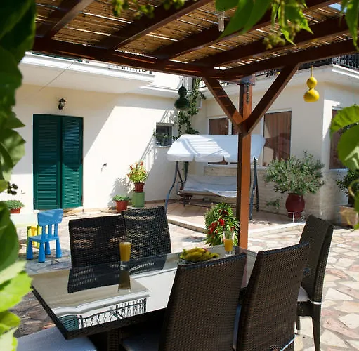 Riverside αpartments 바실리키